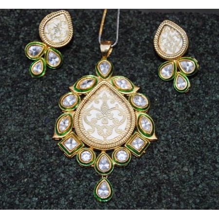 Thewa Kundan Pendant Set